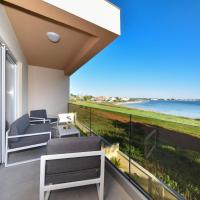 Beachfront villas Sun Garden by Adex Travel，位于普利拉卡的酒店