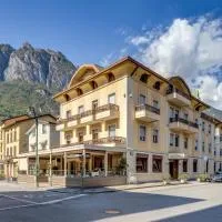 米兰酒店，位于波里奥特米的酒店