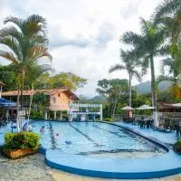Portón de Occidente by Bernalo Hotels，位于圣赫罗尼莫的酒店