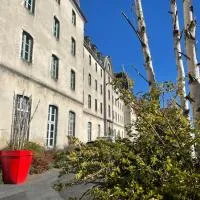 Logis Hôtel Ancien Grand Séminaire,位于圣弗卢尔的酒店