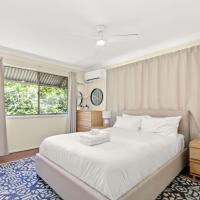 KOZYGURU ALBION CHARMING HOUSE WITH 3 BEDROOM PARKING -QAL035，位于布里斯班阿尔比恩的酒店