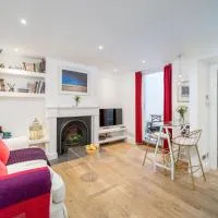 Stylish 1-bed flat with private courtyard in Shepherd's Bush, West London