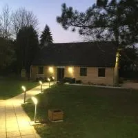 Logis Hotel Le Val Sarah，位于Bardouville的酒店