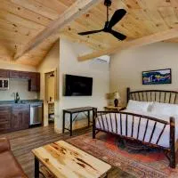 The Lodge by Sunapee Stays，位于Sunapee的酒店