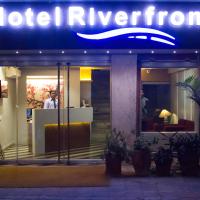 Hotel Riverfront，位于艾哈迈达巴德Paldi的酒店
