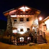 CleMaison Antica Dimora Apartments CIR VDA GIGNOD 0013，位于Gignod的酒店