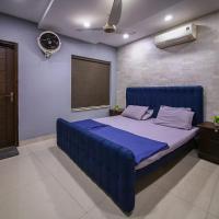 Two Bedrooms Apartment Near DHA & Airport，位于拉合尔阿拉马·伊克巴勒国际机场 - LHE附近的酒店