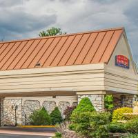 FairBridge Inn & Suites Poconos，位于斯特劳兹堡的酒店