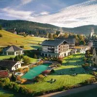 Wellness & Genuss Resort - Engel Obertal，位于拜尔斯布龙的酒店