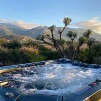 Villa Ghjuvan - Sea, Mountain & Spa,位于Peri的酒店
