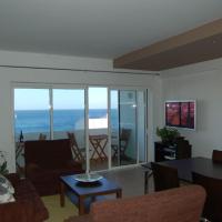 Apartamento a 10 metros da praia de Albufeira，位于阿尔布费拉Peneco Beach的酒店