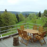 A wonderful holiday home in the Thuringian Forest woodstove balcony patio garden，位于Schnett的酒店