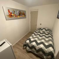 HABITACION SINGLE baño privado，位于卡拉马卡拉马洛阿省机场 - CJC附近的酒店