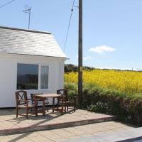 The Old Dairy, Land's End, Sennen，位于森嫩圣玛丽斯机场 - ISC附近的酒店