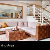 Pico de Loro 2 BD Garden Loft with Lagoon View,位于纳苏格布的酒店