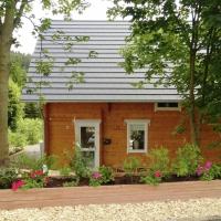 Wooden house with sauna in K stelberg，位于梅德巴赫Küstelberg的酒店