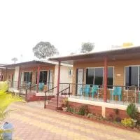 Shivshrushti Agro Tourism & River Camp Tapola，位于马哈巴莱斯赫瓦尔的酒店