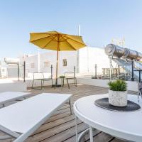 Precioso Ático de diseño, gran Terraza de 35 m2 y de 16 m2 y Garaje en pleno Centro，位于塞维利亚阿拉梅达区的酒店