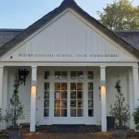 兰歌德艾斯维酒店,位于雷斯登的酒店