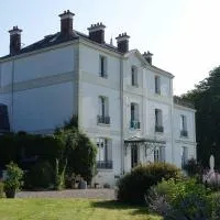 Manoir Le Parc near Paris & Disneyland，位于Villevaudé的酒店