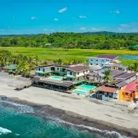 Miami Heat Beach Resort，位于莫龙的酒店