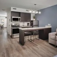 stayAPT Suites Dothan,位于多森的酒店