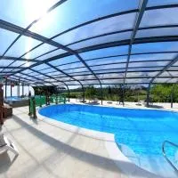 Camping Les Terrasses de Dordogne，位于胡菲涅克的酒店