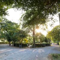 Baan Tonjaeng Resort，位于Chai Nat的酒店