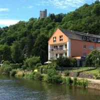 Pension & Seminarhaus "Haus am Fluss",位于劳伦堡的酒店