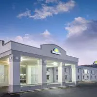 Days Inn by Wyndham Roanoke Hollins Near I-81，位于罗阿诺的酒店