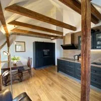 Ferienparadies im Alten Pfarrhaus - Fewos für 2 - 6 Personen - Gartensauna - Parkplätze，位于Papstdorf的酒店