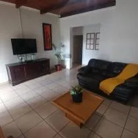 Four Seasons Self-Catering Guest House，位于格拉斯科普的酒店