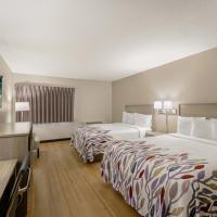 Red Roof Inn & Suites Newport - Middletown, RI，位于米德尔敦Newport State (Rhode Island) - NPT附近的酒店