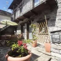 Locanda del Sasso Rooms,位于克罗多的酒店