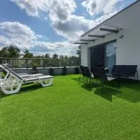 Apartament Leśny Taras z KLIMATYZACJĄ & Garaż podziemny w cenie-728-828-835- Targi Kielce，位于Cedzyna的酒店