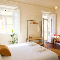 Chalet Santa Rita - STUNNING APT. NEXT TO THE SEA，位于埃斯托利尔的酒店