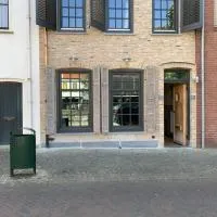 Toplocatie in centrum Sluis，位于斯鲁伊斯的酒店