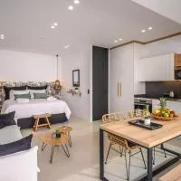 Talise I Modern & Luxury Suite just 2 minutes from the beach,位于斯达里达的酒店