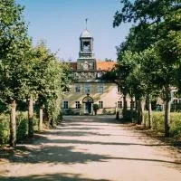 Villa Sorgenfrei und Restaurant Atelier Sanssouci，位于拉德博伊尔的酒店