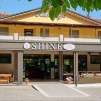 阿尔贝格酒店,位于阿夸拉尼亚的酒店
