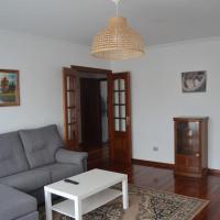 Precioso apartamento de 3 habitaciones en Cabañas.，位于卡瓦尼亚斯的酒店