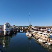 Belle View @ Knysna Quays，位于克尼斯纳海滨的酒店