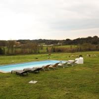 Mas Goy, casa rural con piscina，位于赫罗纳赫罗纳机场 - GRO附近的酒店