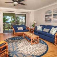 Molokai Island Retreat with Beautiful Ocean Views and Pool - Newly Remodeled!，位于Ualapue的酒店