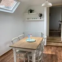 Rustig appartement in het groen met terras，位于Kontich的酒店