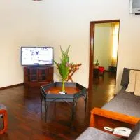 Coconut Grove Regency Hotel，位于阿克拉的酒店