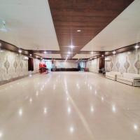 Hotel Svarnima By WB Inn，位于Sītāpur MūāfiChitrakoot Airport - CWK附近的酒店