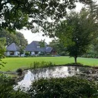 Maylodge Country Cottages，位于豪格斯拜克的酒店