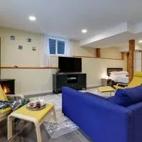Adorable private suite with indoor fire place，位于科克伦的酒店