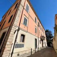 B&B letterario Palazzo Pistocchi，位于特拉莫的酒店
